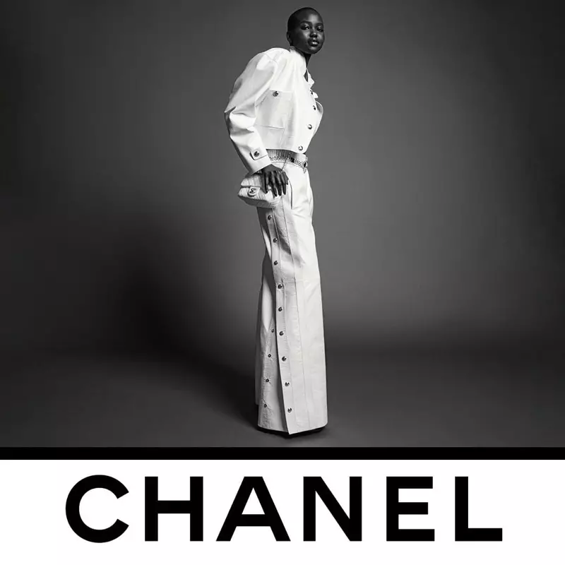 Adut Akech 擔任 Chanel 2020 秋冬廣告大片。