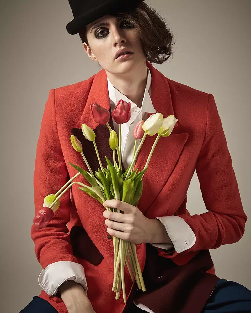 Anastasia Jovanovic canaliza a Charlie Chaplin para Harper's Bazaar Vietnam