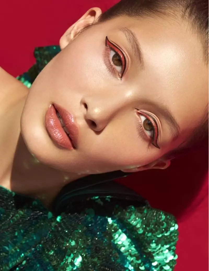 Yada Villaret Vogue Thailand Beauty сэтгүүлд гялалзаж байна