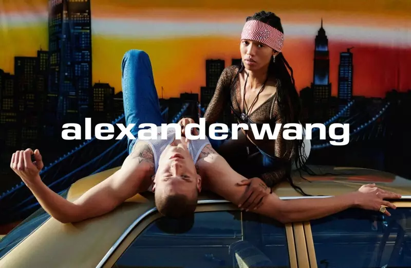 Adesuwa Aighewi este în fruntea campaniei Alexander Wang Collection 1 Drop 1