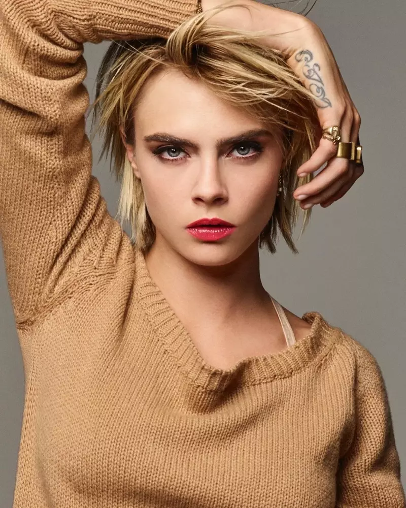 Cara Delevingne ottiene il suo primo piano nel servizio di trucco Dior