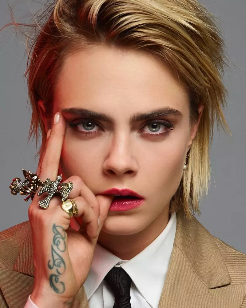 Cara Delevingne Njupuk Closeup ing Dior Makeup Shoot