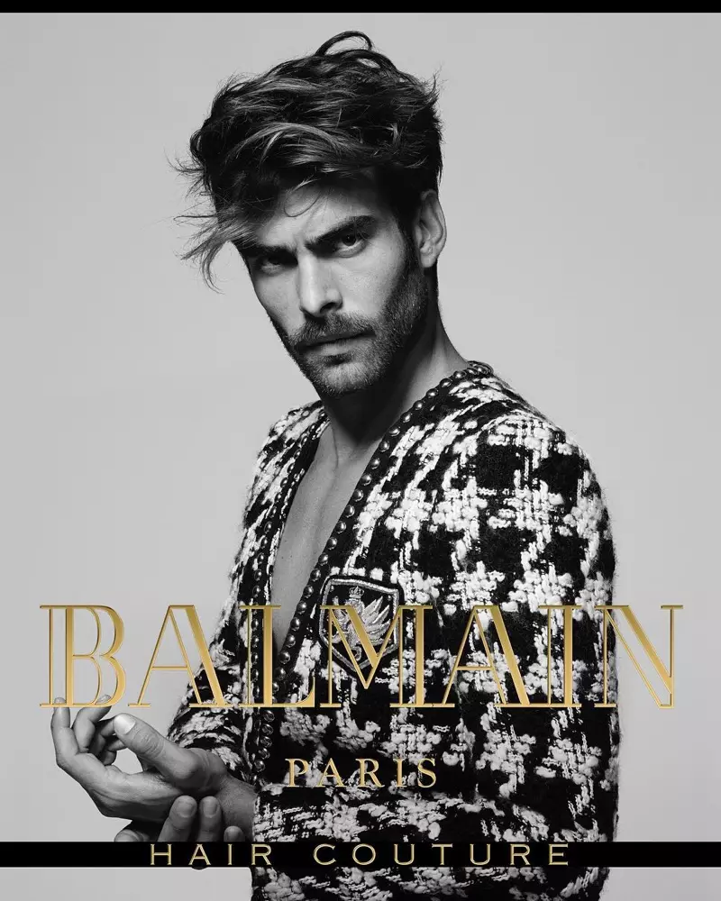 Jon Kortajarena membintangi kampanye musim gugur-musim dingin 2017 Balmain Hair Couture