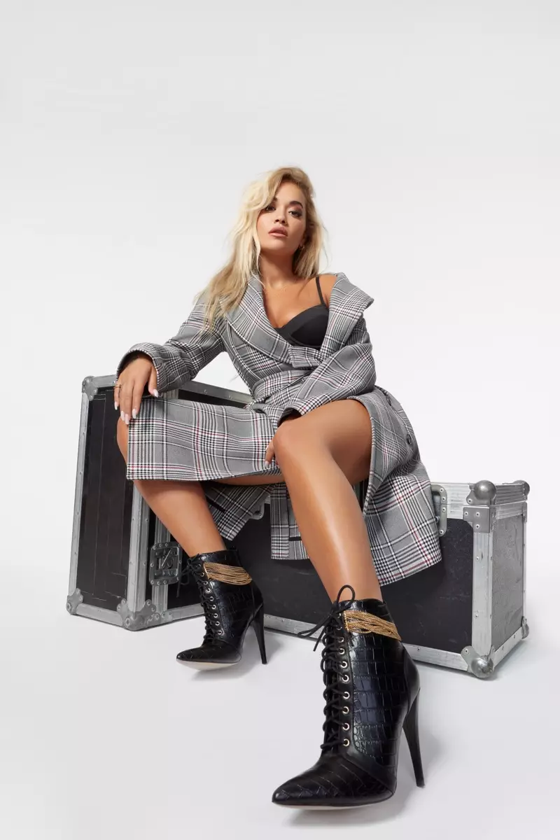 Rita Ora ontwerpt Keep Me High-laars voor ShoeDazzle.