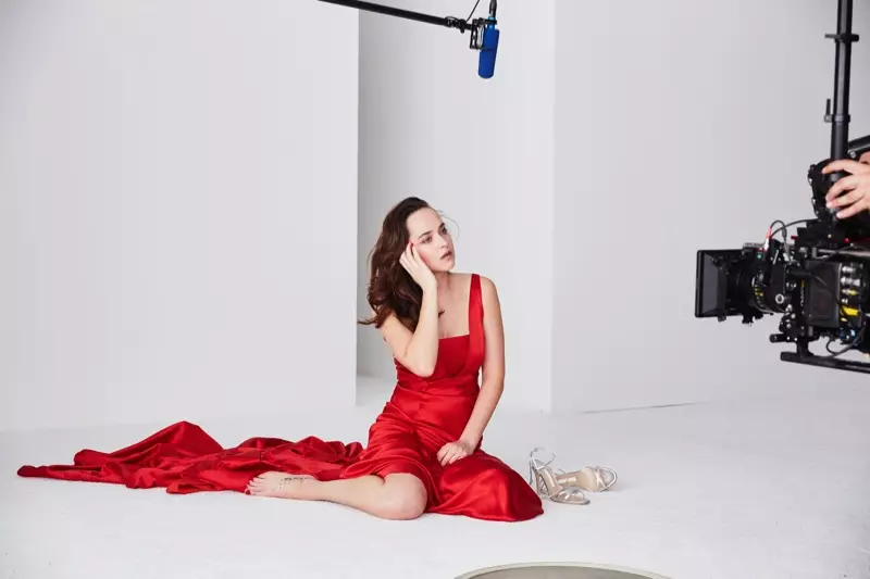 Dakota Johnson dans les coulisses de la campagne #Insideandout d'Intimissimi