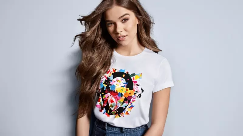 Hailee Steinfeld hrá v kampani Michaela Korsa Watch Hunger Stop