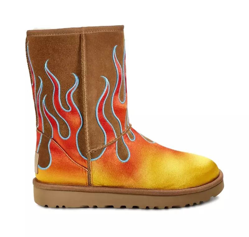 Bota UGG x Jeremy Scott Classic Short Flames