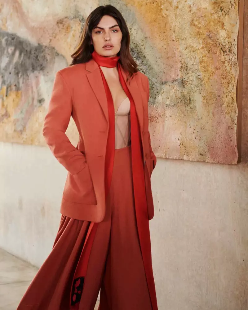 Alyssa Miller nosí styly rezavé barvy pro časopis Jak to utratit