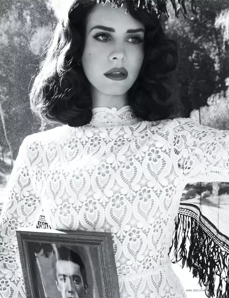 Lana Del Rey L'Officiel پارىژنىڭ 2013-يىلى 4-ئايدىكى مۇقاۋىسى ئۈچۈن رومانتىكلىققا ئېرىشتى