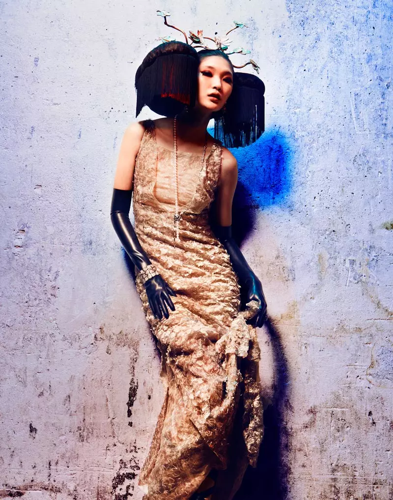 Emma Xie agus Claire Collins Stíl Don Haute Couture do L’Officiel Paris Deireadh Fómhair 2012