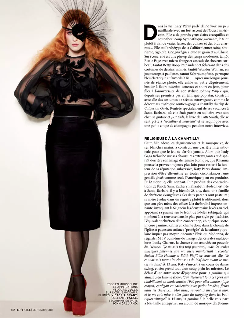 Katy Perry waxay Gothic u heshay L'Officiel Paris' Sebtembar 2012 Sheekada Daboolista