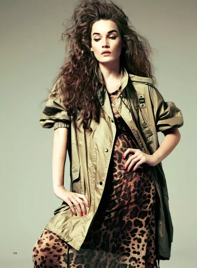 Jes Models Spring's Key Pieces for Glamour Italy Lub Ob Hlis 2013