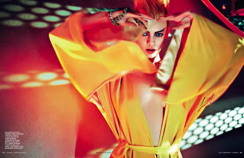 Stef Van der Laan posa para Sebastian Kim na edición de febreiro de Vogue Rusia