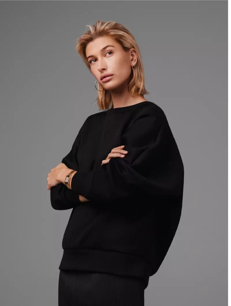 Hailey Baldwin dia mitafy akanjo tsy mitongilana mitady L'Officiel Paris