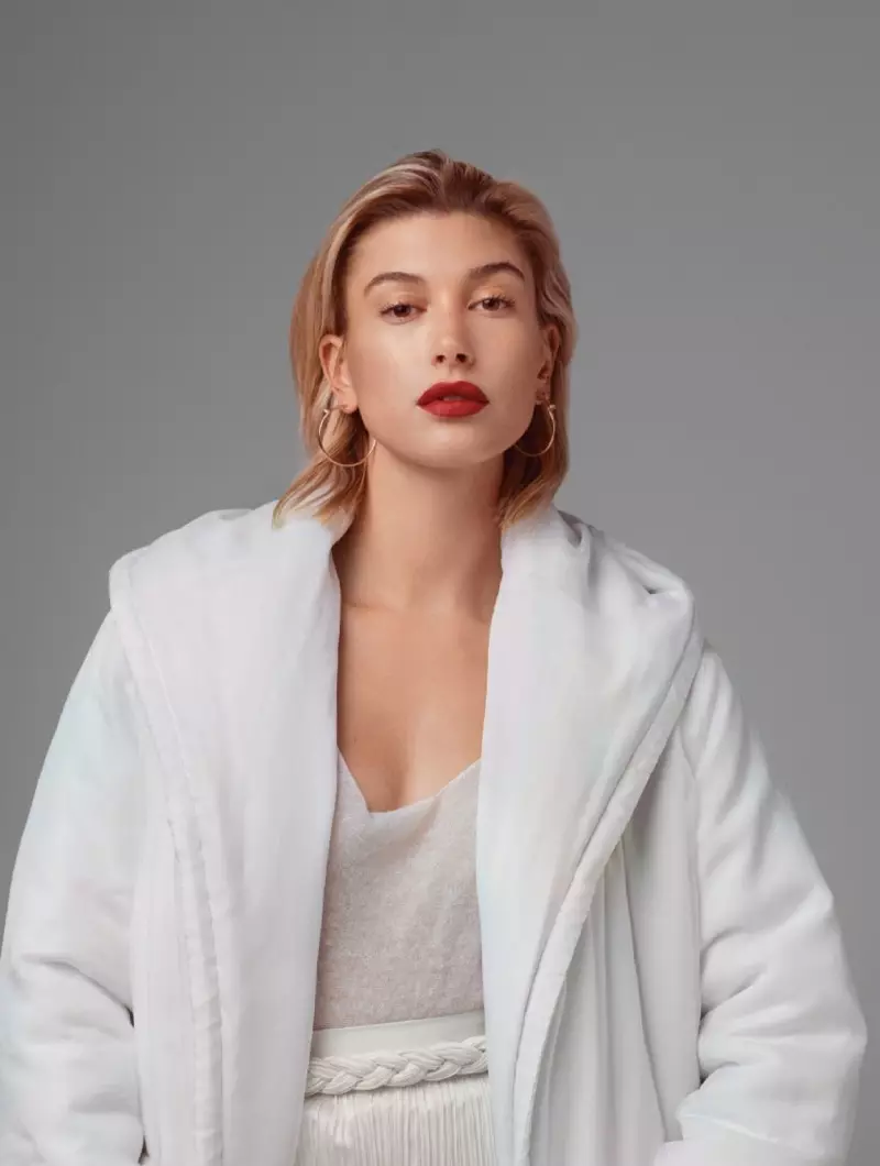 Hailey Baldwin Wears Pared Down Saib rau L'Officiel Paris