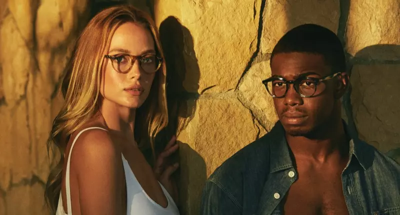 Η Hannah Ferguson και ο Corey Knight εμφανίζονται στην καμπάνια του Oliver Peoples άνοιξη-καλοκαίρι 2021.