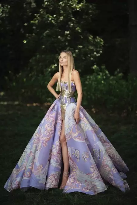 Наташа Полі ашаламляе ў дызайне Atelier Versace восень 2018 года