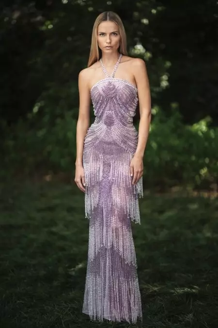 Natasha Poly mahnit në modelet e vjeshtës 2018 të Atelier Versace