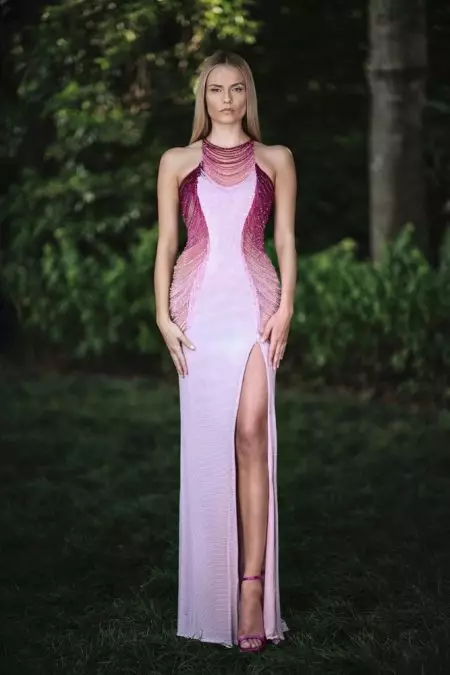 Natasha Poly di sêwirana Payîzê ya 2018-an a Atelier Versace de Stuns