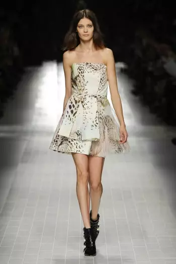 Blumarine Spring 2014 | မီလန်ဖက်ရှင်ရက်သတ္တပတ်