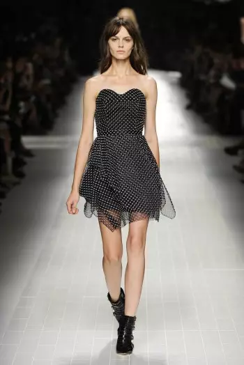 Blumarine Spring 2014 | မီလန်ဖက်ရှင်ရက်သတ္တပတ်