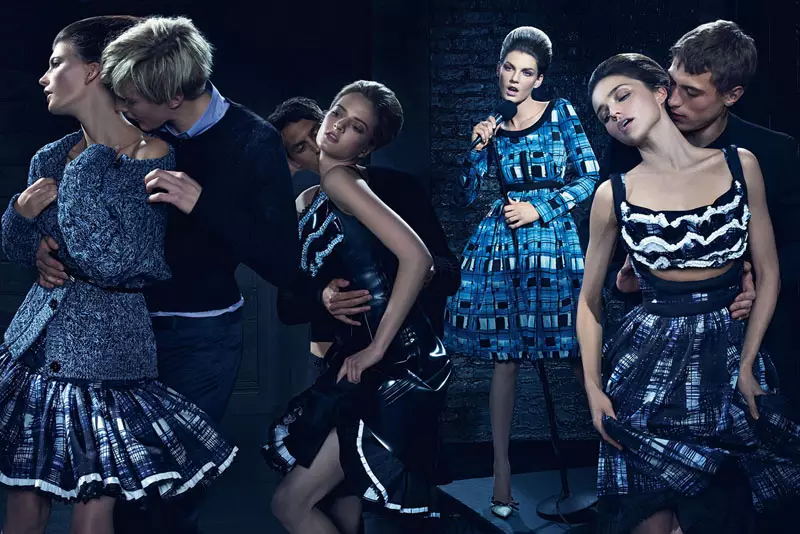 Prada Herfs 2010 Veldtog | Angela Lindvall & Miranda Kerr deur Steven Meisel