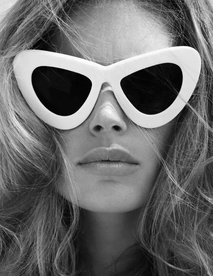 Lachlan Bailey 為 Muse 2011 秋季設計的 Doutzen Kroes